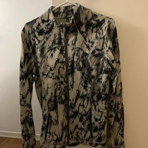 Lulu zip up